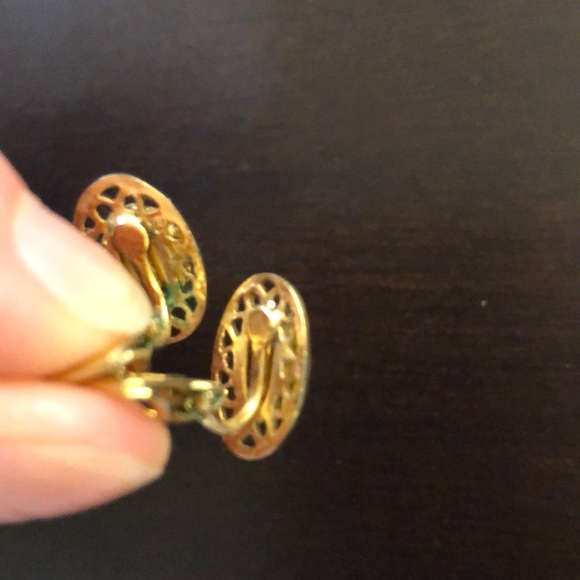 Vintage Small Gold and Pink Clip On Earrings - Picture 6 of 7